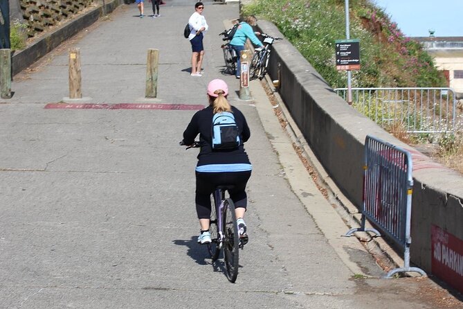 24-Hour Bike Rental in San Francisco - Aquatic Park: Waterfront Views Without a Big Detour