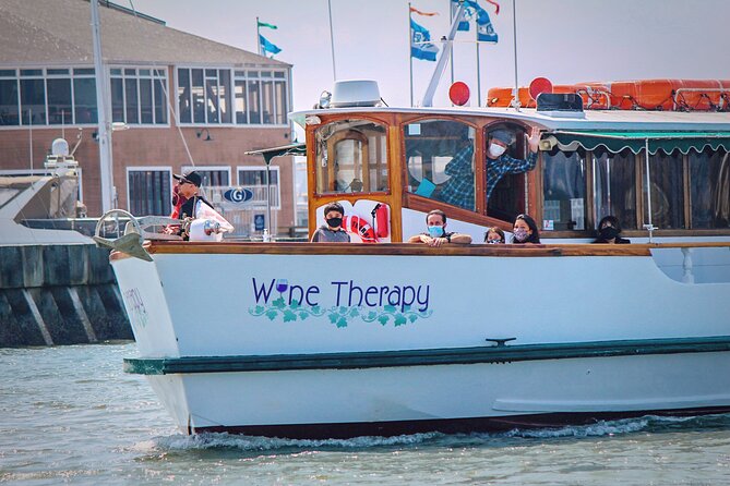 90 Minute Daytime Tour Aboard Wine Therapy - Comfort and boat style: why the yacht matters