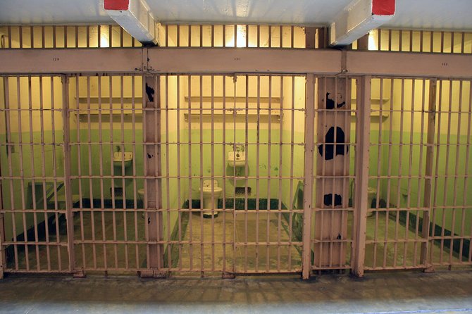 Alcatraz Island Tour Package - Turn the Day Into Real San Francisco Time: Hop-On Bus or 24-Hour Bike