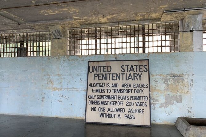 Alcatraz Night Tour with SF Bay Cruise - Alcatraz Island tour: audio guide, historians, and exhibits