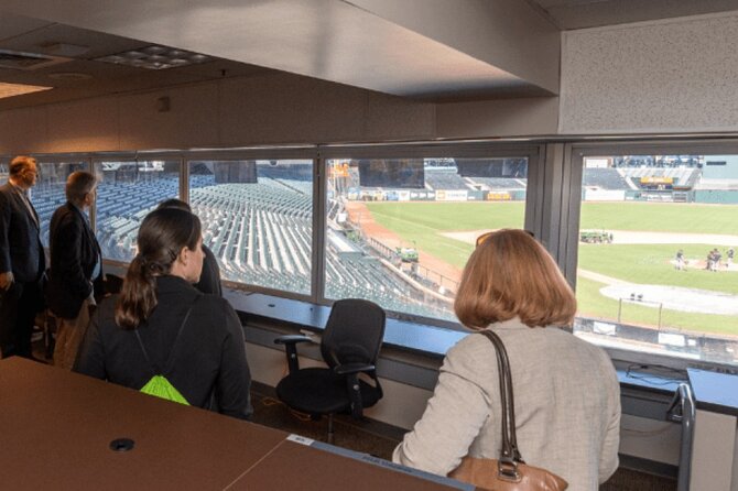 Behind-the-Scenes Ballpark Tour of Oracle Park - Giants History and Stadium Details You Can Actually See