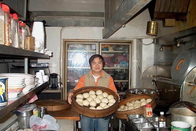 Chinatown & North BeachLittle Italy: 7 Tastings & History - Pace, Hills, and Hearing the Guide in a Group