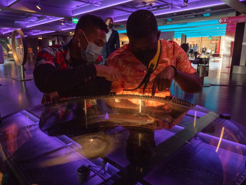 Exploratorium San Francisco: Adult-Only After Dark Admission - Living Systems and the outdoors: science with Bay air