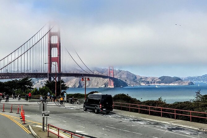 Express San Francisco Layover Tour w Airport Pickup and Dropoff - The Lombard Street and Chinatown pass by: quick views, no long detours