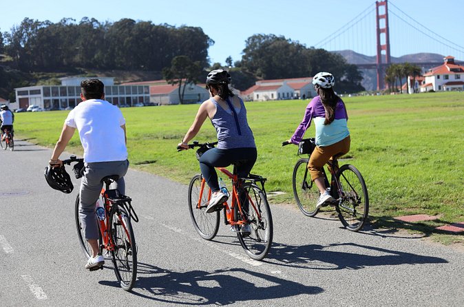 Golden Gate Bridge to Sausalito Bike Rental - The ride to the Golden Gate Bridge: the big view, plus some hills