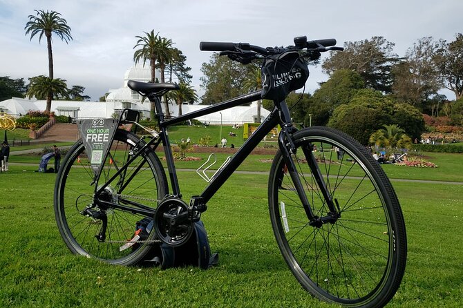 Golden Gate Park Bike Rentals - What You Get in the Box: Helmet, Bike Bag, and a Map