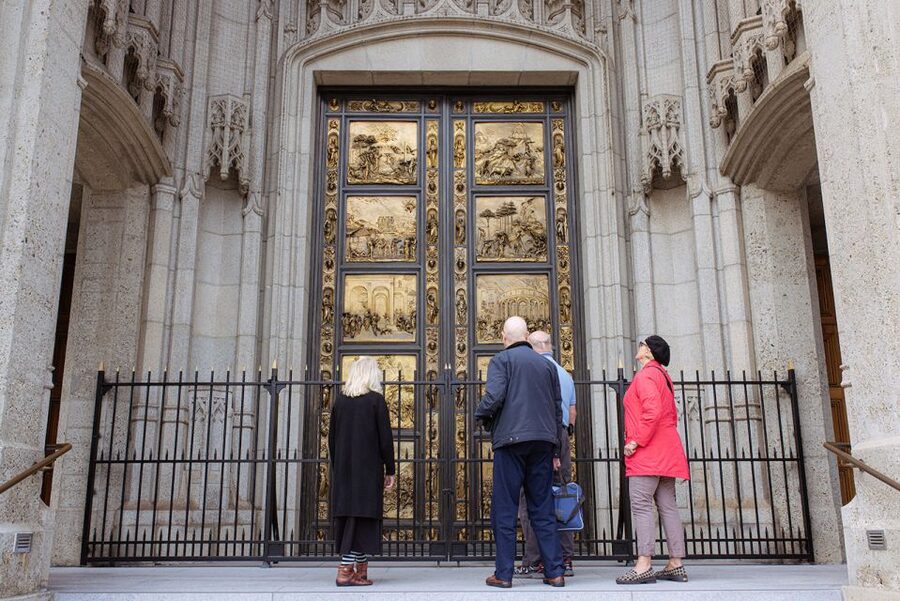 Grace Cathedral: Explore the Beauty (Entry + Self-Led Tour) - Learn while you wander: San Francisco context, 1906, and the United Nations connection