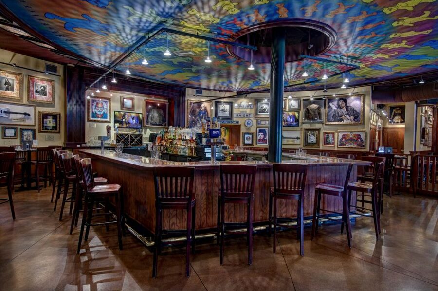 Meal at Hard Rock Cafe San Francisco at Pier 39 - The 90-minute timing and first-come seating reality