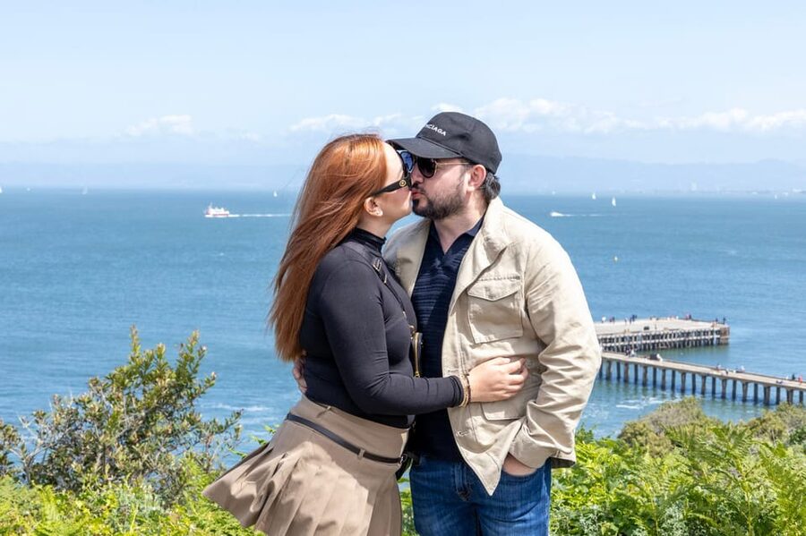 Portrait Session at Golden Gate Bridge SF - Who this portrait session fits best