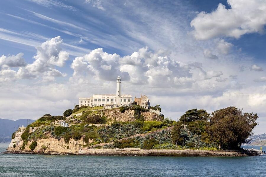 San Francisco: Alcatraz Island & Chinatown Walking Tour - San Francisco icons in one 4-hour plan