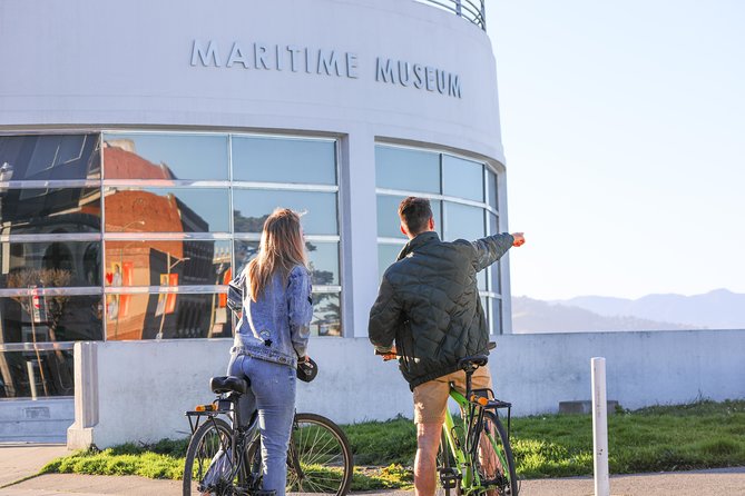 San Francisco Bike Rental - A full-day plan from the waterfront toward the Golden Gate Bridge