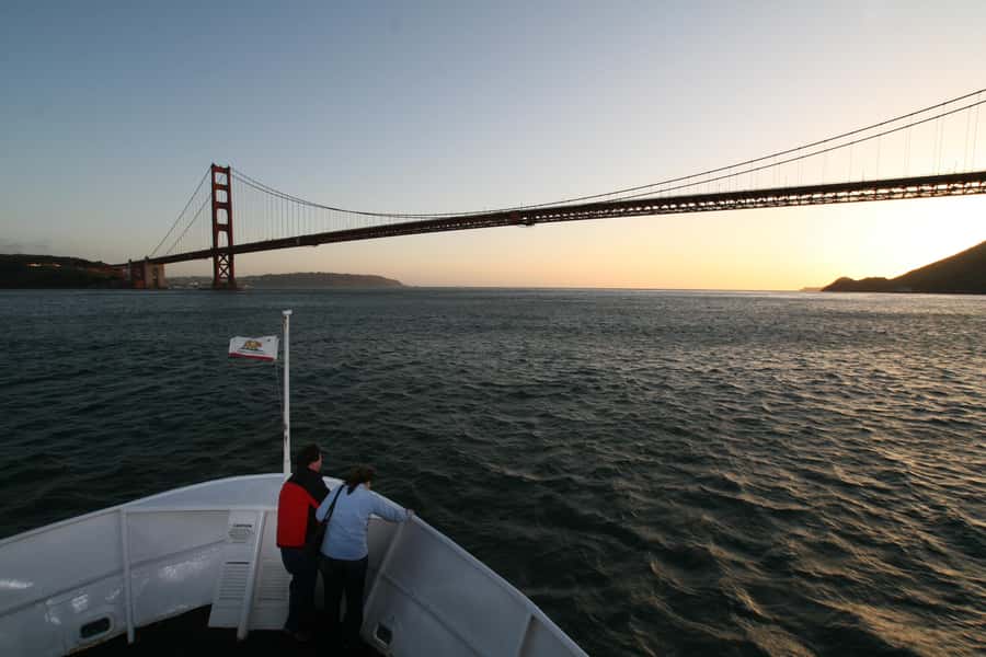 San Francisco: California Sunset Cruise (2-hours) - Cash bar and snack options: what to plan for