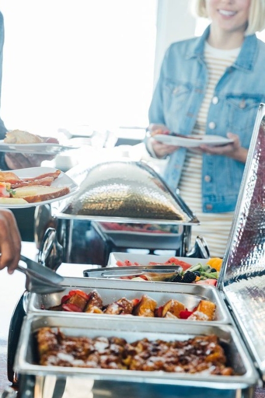 San Francisco: Christmas Day Buffet Brunch or Dinner Cruise - Sipping Included Drinks, Plus What Costs Extra