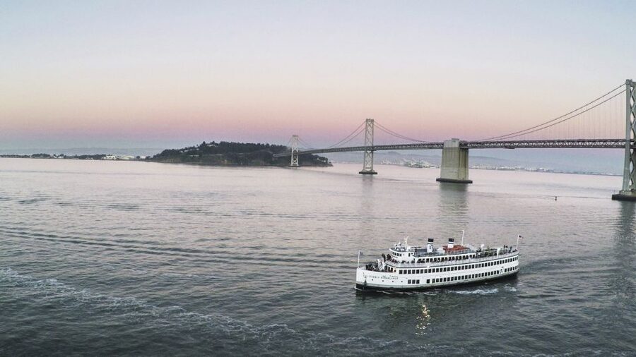 San Francisco: City Cruises Premier Brunch or Dinner Cruise - Luxury Dinner Cruise: DJ energy and a sit-down 3-course menu