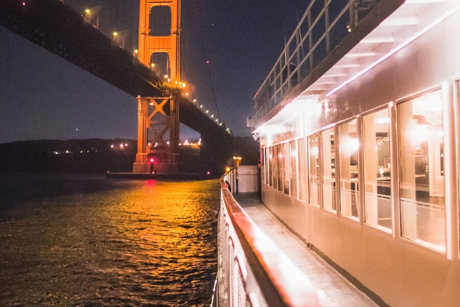 San Francisco: City Cruises Premier Brunch or Dinner Cruise - Dress code, timing energy, and who should choose which cruise