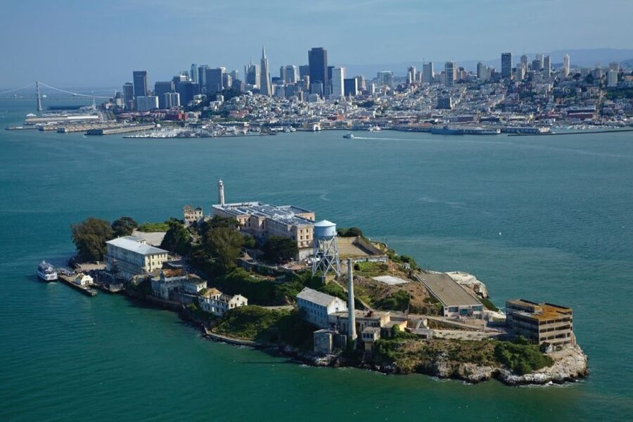 San Francisco: City Tour and Alcatraz Entrance Ticket Combo - Alcatraz check-in at Pier 33 and the ID rule
