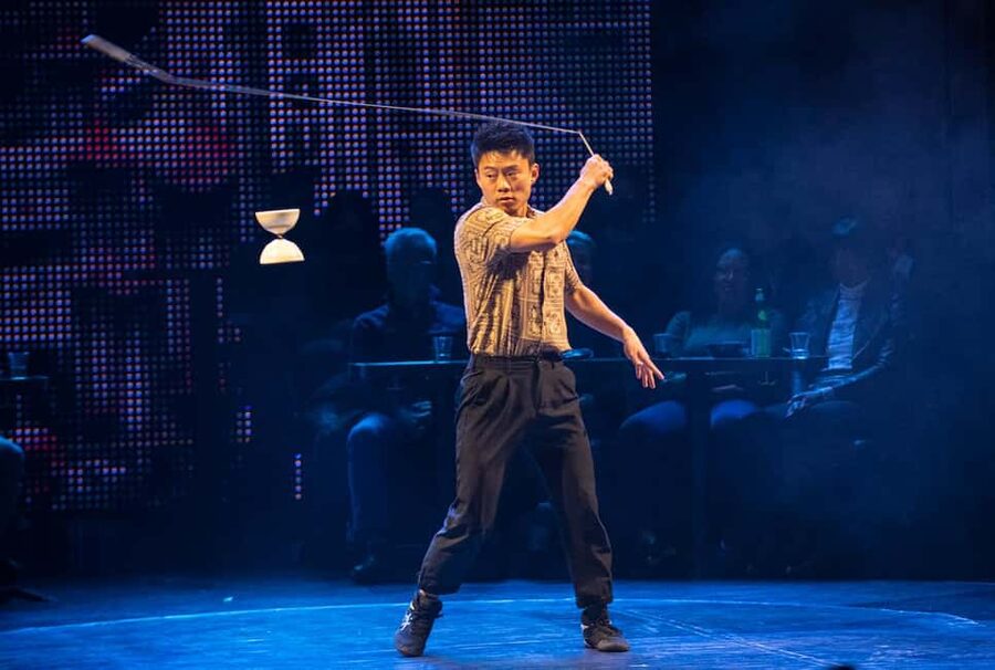San Francisco: "Dear San Francisco" Immersive Acrobatic Show - The show’s pacing: what the 90 minutes feel like