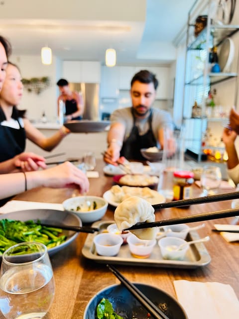 San Francisco: Dumpling Cooking Class & 3-Course Dinner - Arriving at 555 Fulton St and Meeting Chef Eddie