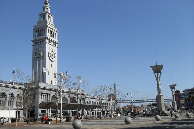 San Francisco E-Bike Tour: City Highlights - Riding past Coit Tower, Transamerica Pyramid, and the Exploratorium