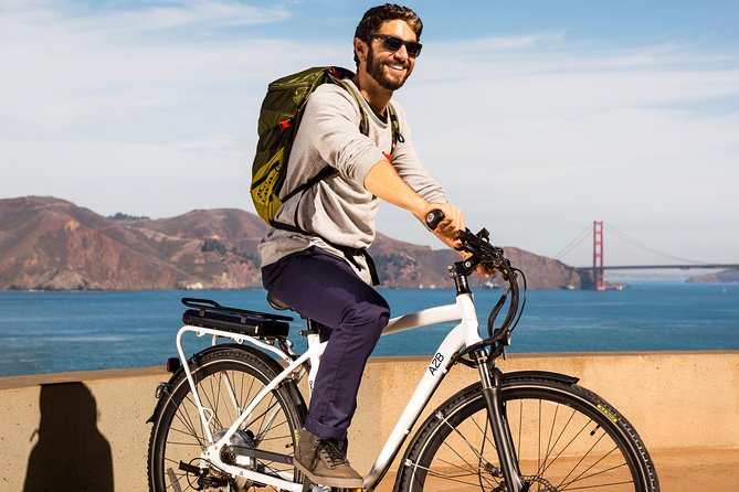 San Francisco E-Bike Tour: City Highlights - Oracle Park viewpoint stop, then SoMA energy