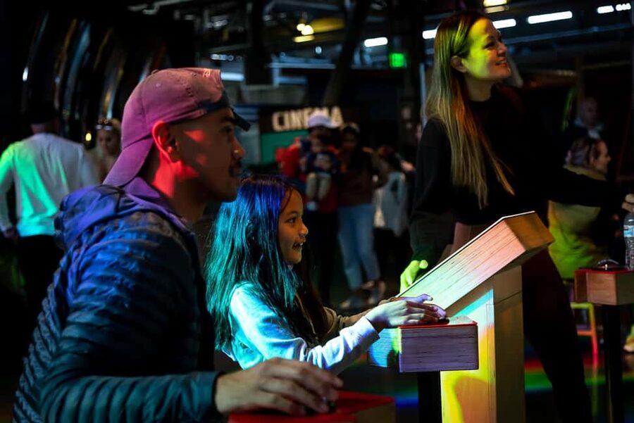 San Francisco: Exploratorium Ticket - 700+ Hands-On Exhibits - Human Phenomena Gallery: test thoughts, feelings, and social behavior