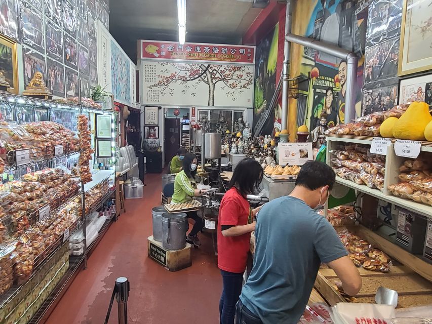 San Francisco: Food Walking Tour of Chinatown & North Beach - Hand-made fortune cookies and the street-level art of tradition