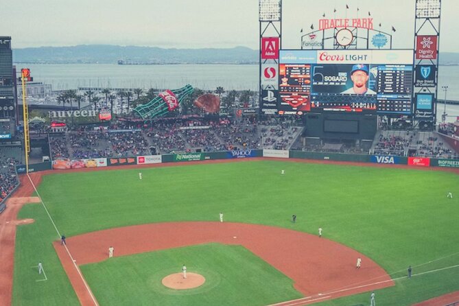 San Francisco Giants Baseball Game at Oracle Park - The fan atmosphere at Oracle Park, and why it works for tourists