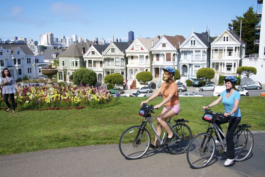 San Francisco: Go City Explorer Pass with 2-5 Attractions - Aquarium of the Bay: glass tunnels and touch pools as your best first anchor