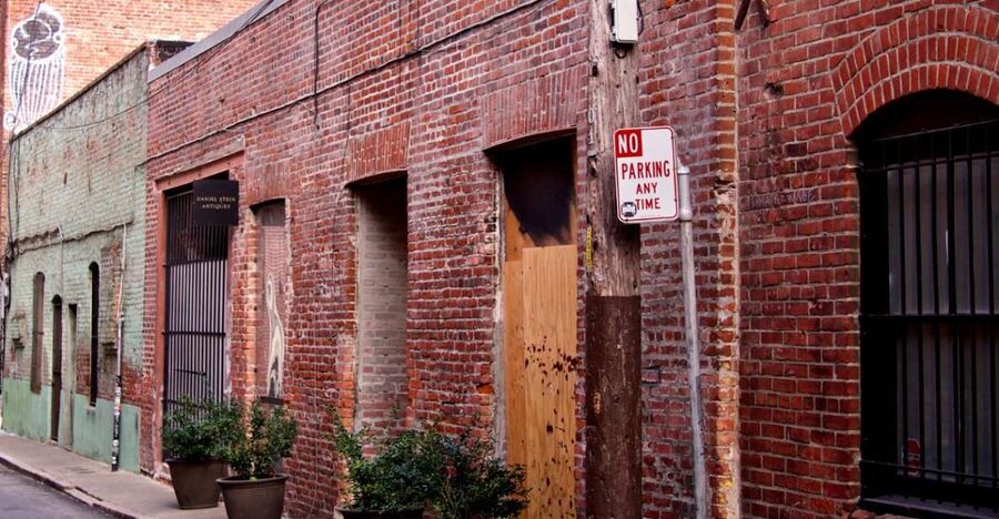 San Francisco: Gold, Greed, and Gunslingers Walking Tour - Key points that make this tour worth your time