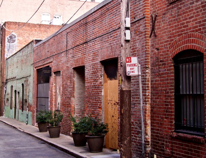 San Francisco: Gold, Greed, and Gunslingers Walking Tour - Entering the Barbary Coast mindset, starting at Hilton
