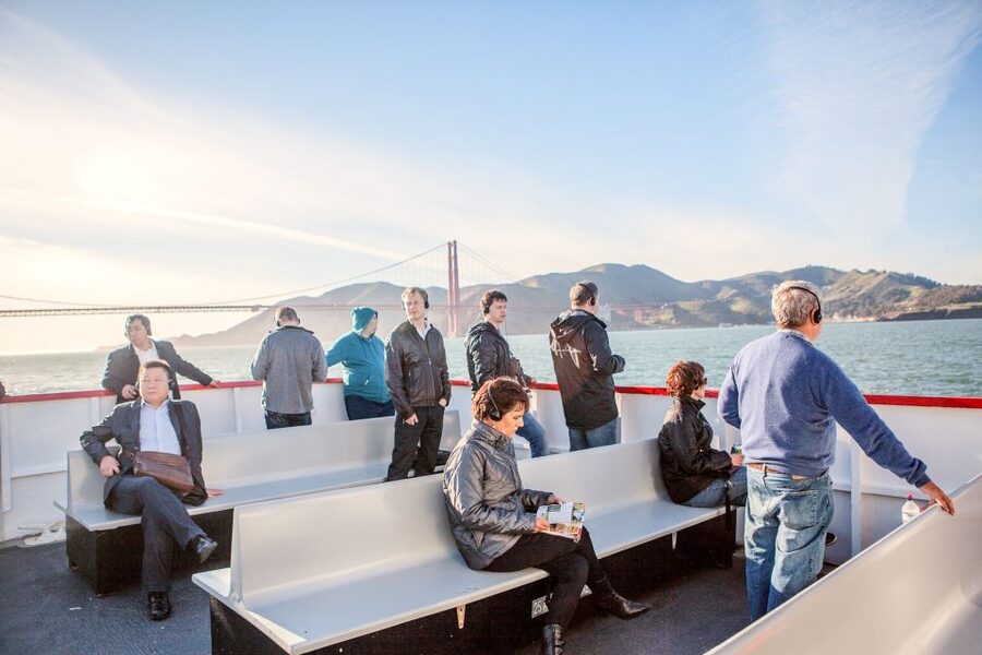 San Francisco: Golden Gate Bay Cruise - Onboard comfort, restrooms, and bar choices