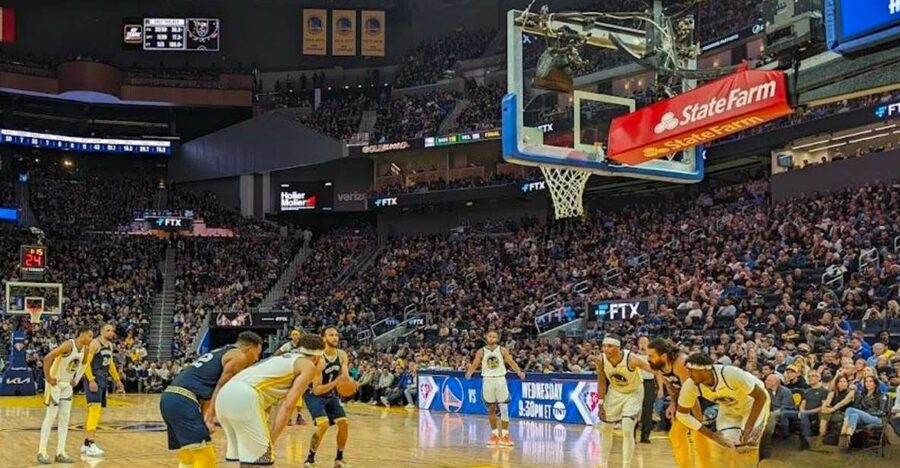 San Francisco: Golden State Warriors Basketball Game Ticket - Mobile ticket entry: skip the line, but don’t use the wrong QR code