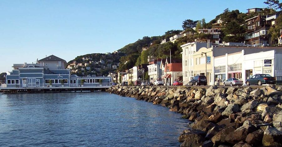 San Francisco: Guided Coastal Redwoods & Wine Country Tour - Golden Gate Bridge Views That Start the Day Off Right