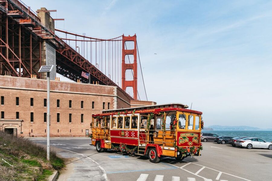San Francisco: Movie Filming Locations Bus Tour - Key things that make this SF movie tour work