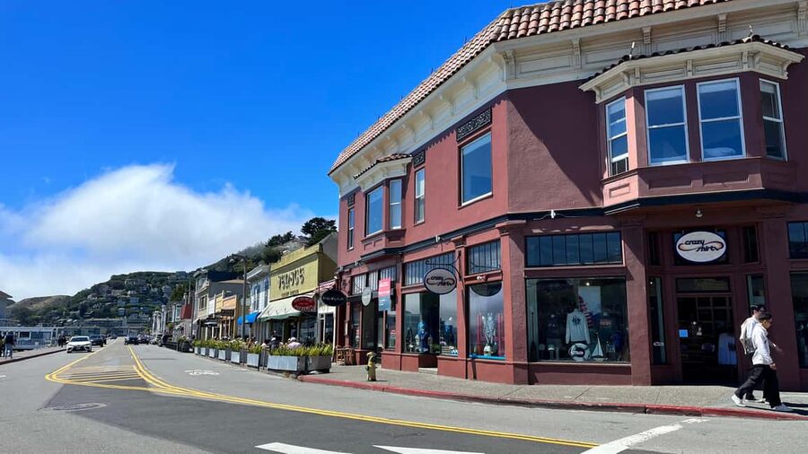 San Francisco: Muir Woods & Sausalito Tour with Ferry Option - Floating homes and waterfront views, the Sausalito feeling in one hour