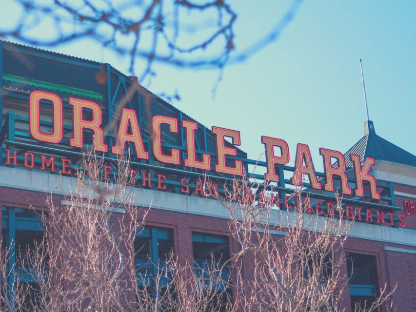 San Francisco: San Francisco Giants Baseball Game Ticket - The Crowd, the Rules, and How to Enjoy Baseball as a First-Timer