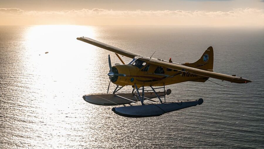 San Francisco: Seaplane Flight with Champagne - The route starts with the Golden Gate Bridge, then keeps going