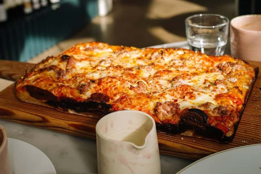 San Francisco: Secret Food Tour of North Beach and Chinatown - North Beach: pizza with a Pacific bay surprise