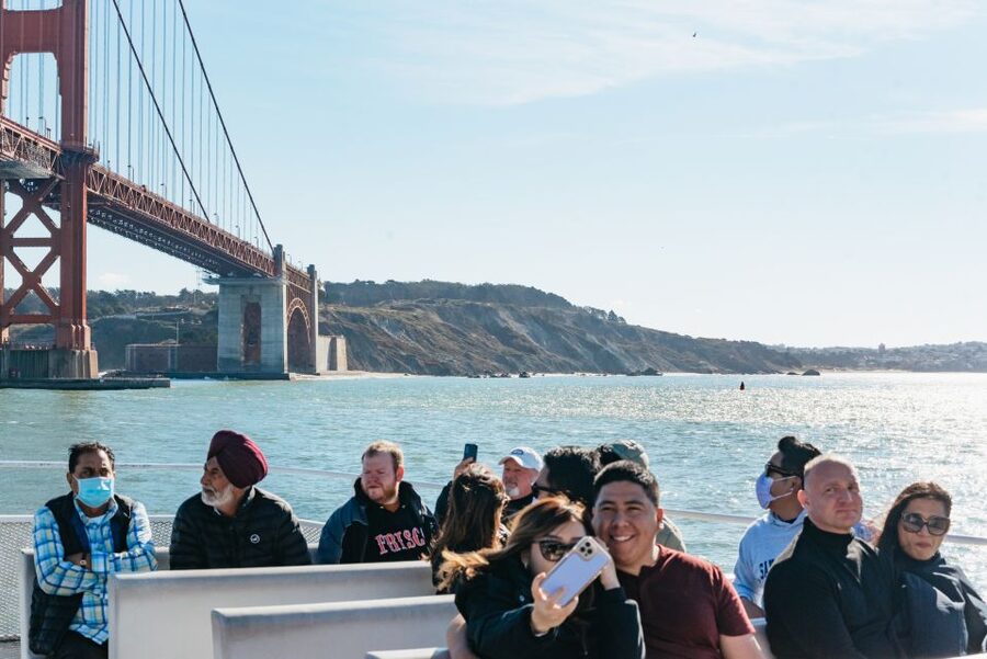 San Francisco: Skip-the-Line Escape from The Rock Bay Cruise - Golden Gate versus fog: how weather changes the feeling