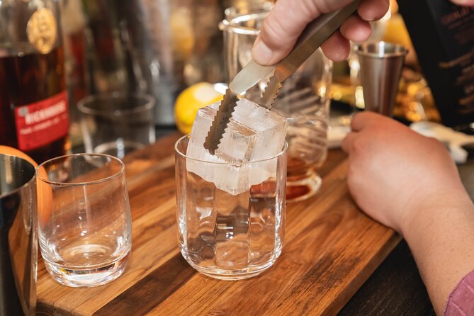 San Francisco Whiskey Cocktail Class: Views and City History - Where to meet and what to bring for a smooth start