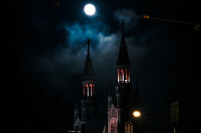 SF's North Beach: Gourmet Ghost Tour - Includes full meal, 3 hrs - Washington Square Park and the Focaccia Sandwich Break